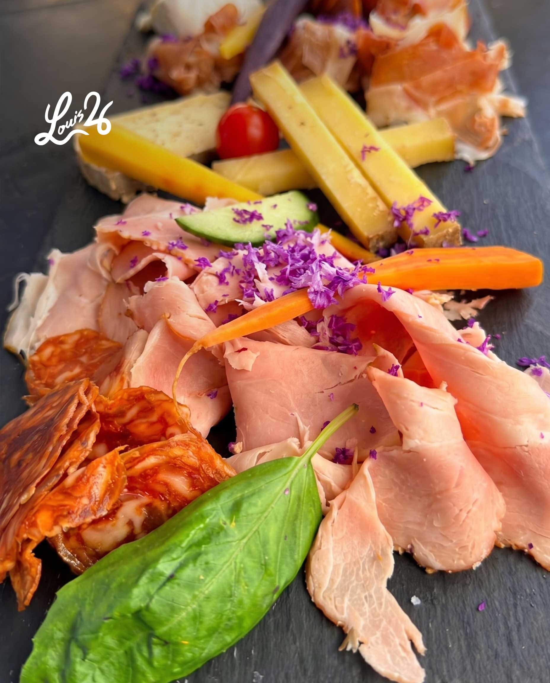 Planche charcuterie & fromages — Louis 26